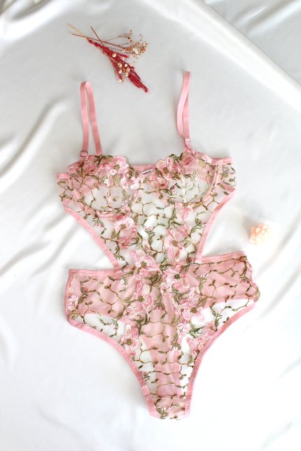 Pembe Balenli Dantelli Transparan Bodysuit İç Çamaşırı