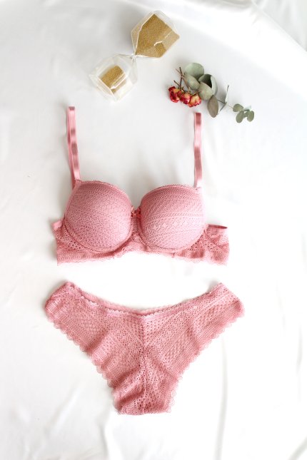 Pembe Balenli Dantelli Transparan İç Çamaşırı Takımı
